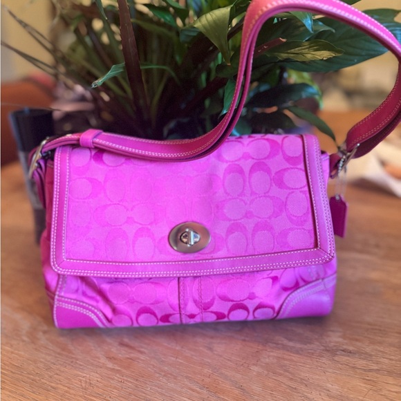 Y2K Coach Signature Stripe Flap Carryall rare Vibrant Pink 2007 - Picture 1 of 8